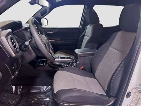 Used 2023 Toyota Tacoma TRD Off-Road AWD/4WD image 17