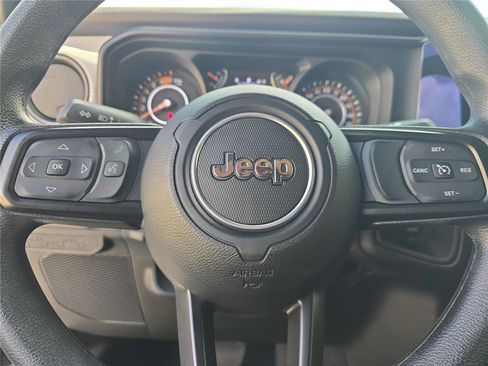 Used 2025 Jeep Wrangler Sport AWD/4WD image 21