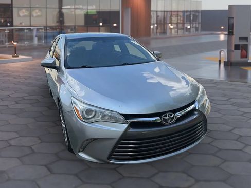 Used 2017 Toyota Camry XLE FWD image 16
