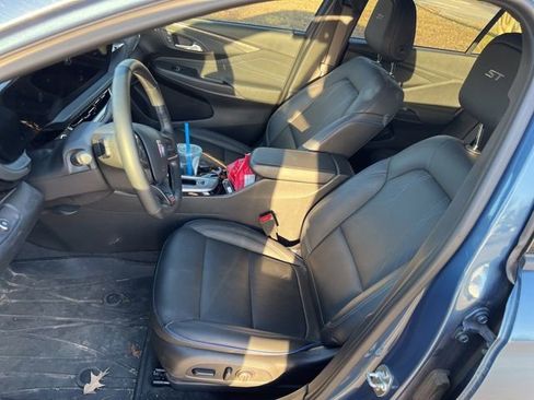 Used 2025 Buick Envista Sport Touring w/ Experience Buick Package image 5