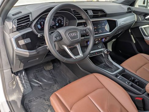 Used 2023 Audi Q3 2.0T Premium w/ Convenience Package AWD/4WD image 16