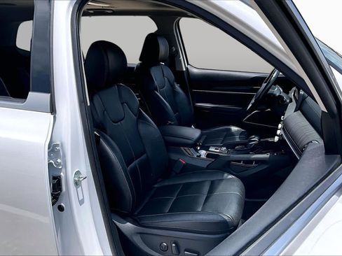 Used 2024 Kia Telluride EX w/ EX Captain's Chair Package FWD image 8