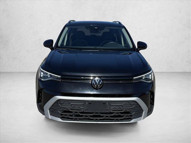Used 2025 Volkswagen Taos SE FWD image 2