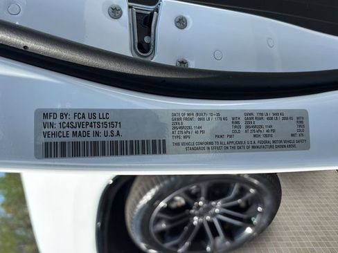 New 2026 Jeep Grand Wagoneer Summit image 44