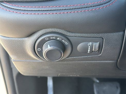 Used 2023 Dodge Durango GT image 29