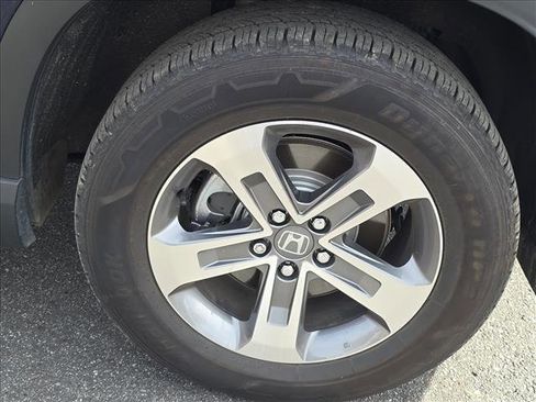 Used 2025 Honda Pilot EX-L image 11