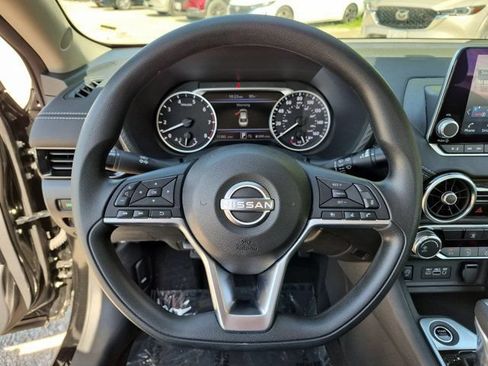 Used 2025 Nissan Sentra SV FWD image 19