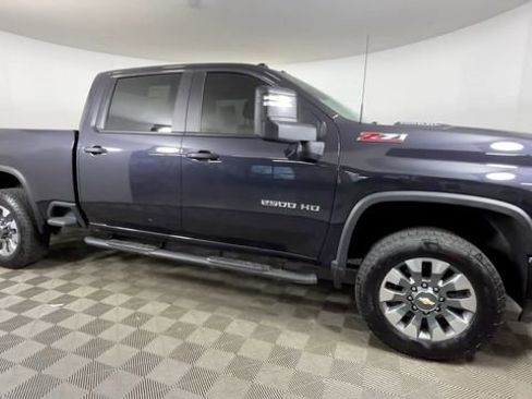 Used 2024 Chevrolet Silverado 2500 Custom w/ Custom Value Package AWD/4WD image 2
