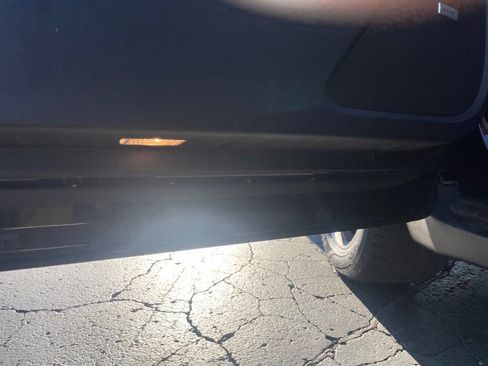 Used 2018 Chevrolet Traverse LT image 12