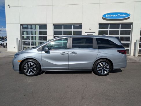 Used 2022 Volkswagen Tiguan SE AWD/4WD image 10