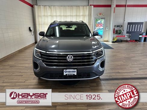 Used 2025 Volkswagen Atlas SE AWD/4WD image 7