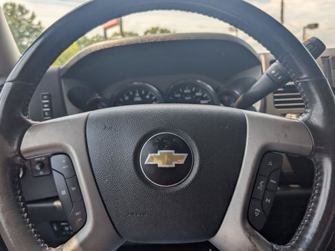 Used 2012 Chevrolet Silverado 2500 LT w/ Interior Plus Package AWD/4WD image 15