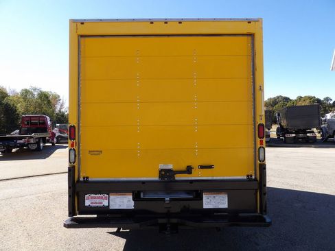 Used 2016 Ford E-350 and Econoline 350 Super Duty image 6