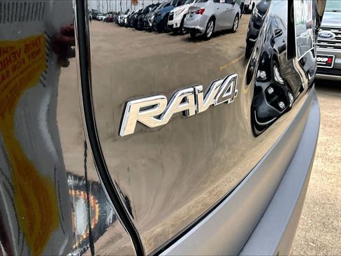 Used 2024 Toyota RAV4 XLE w/ Convenience Package FWD image 31