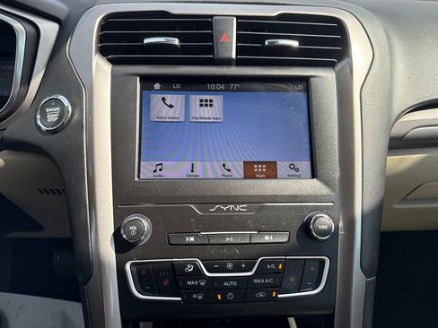 Used 2019 Ford Fusion SE AWD/4WD image 13