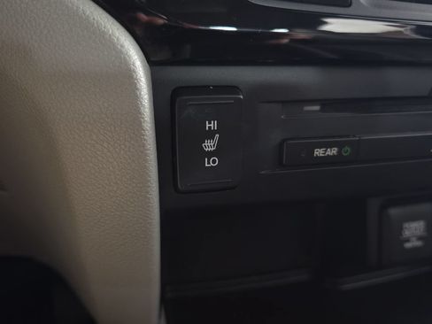 Used 2016 Honda Pilot Touring image 20