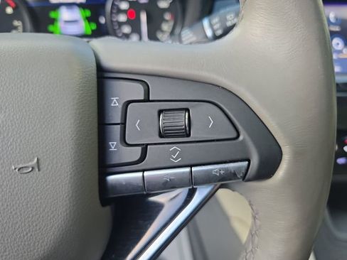 Certified 2023 Cadillac XT6 Premium Luxury w/ Technology Package FWD image 17