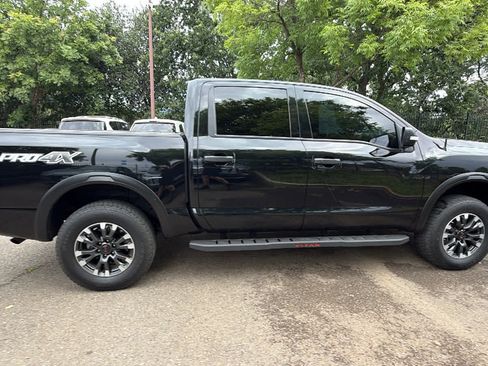 Used 2021 Nissan Titan PRO-4X w/ Pro-4x Convenience Package AWD/4WD image 4
