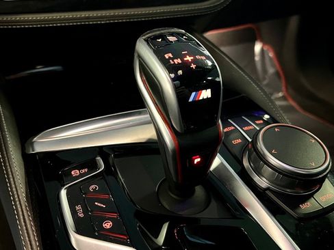 Used 2018 BMW M5 image 36