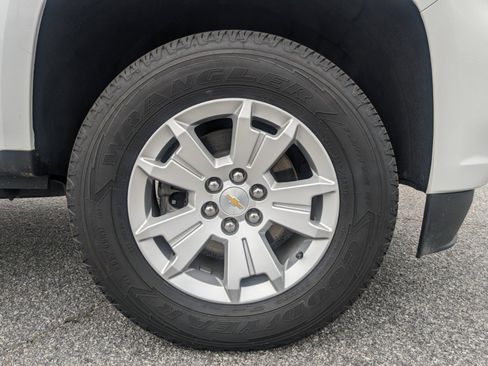 Used 2022 Chevrolet Colorado LT w/ Luxury Package image 11