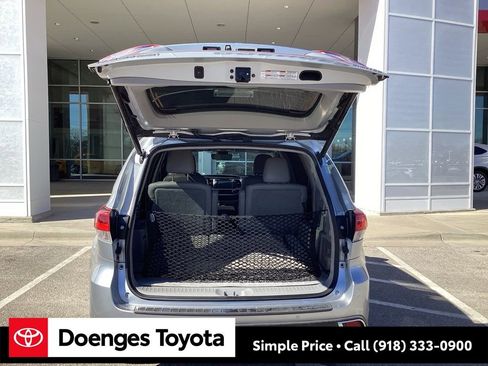 Used 2017 Toyota Highlander Limited image 13