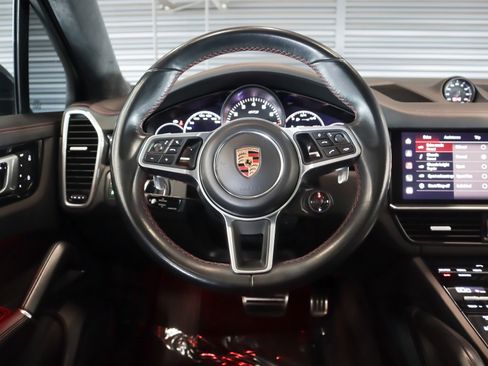 Used 2022 Porsche Cayenne GTS AWD/4WD image 13