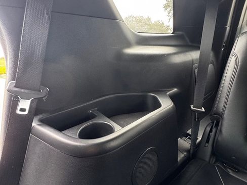 Used 2016 Ford Explorer XLT w/ Equipment Group 202A image 18