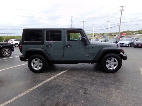 Used 2015 Jeep Wrangler Unlimited Sport w/ Quick Order Package 24S AWD/4WD image 6