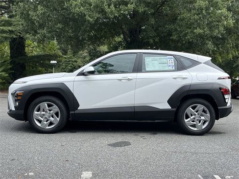 New 2026 Hyundai Kona SE image 19