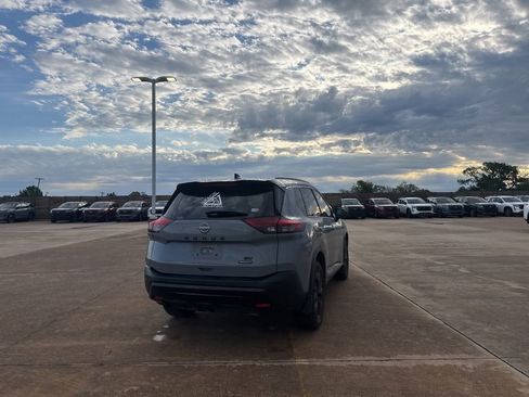 Certified 2023 Nissan Rogue S FWD image 18