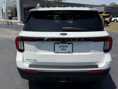 Certified 2025 Ford Explorer Active RWD image 5