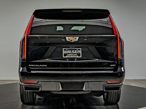 Used 2024 Cadillac Escalade Sport Platinum w/ Heavy-Duty Trailer Package AWD/4WD image 6