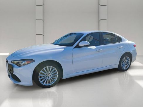 Used 2022 Alfa Romeo Giulia Sprint image 8