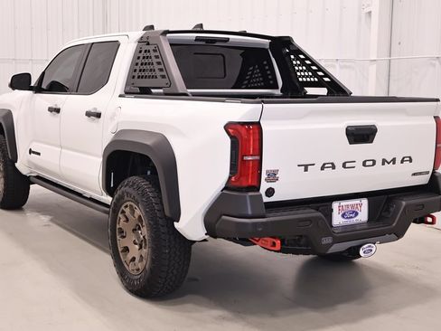 Used 2025 Toyota Tacoma 4x4 Double Cab Hybrid w/ Tow Tech Package image 7