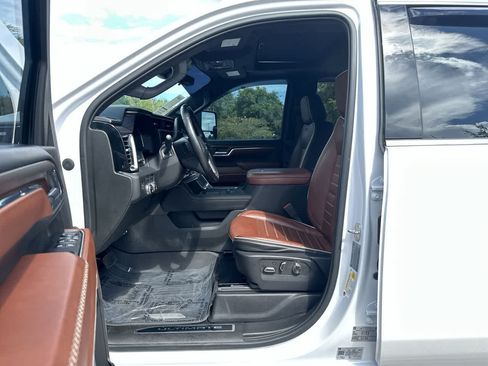 Used 2024 GMC Sierra 2500 Denali Ultimate AWD/4WD image 10
