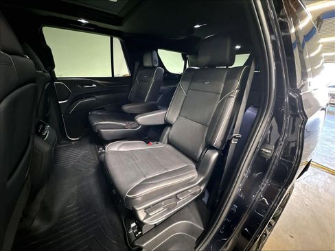 Used 2023 Cadillac Escalade Premium Luxury AWD/4WD image 27