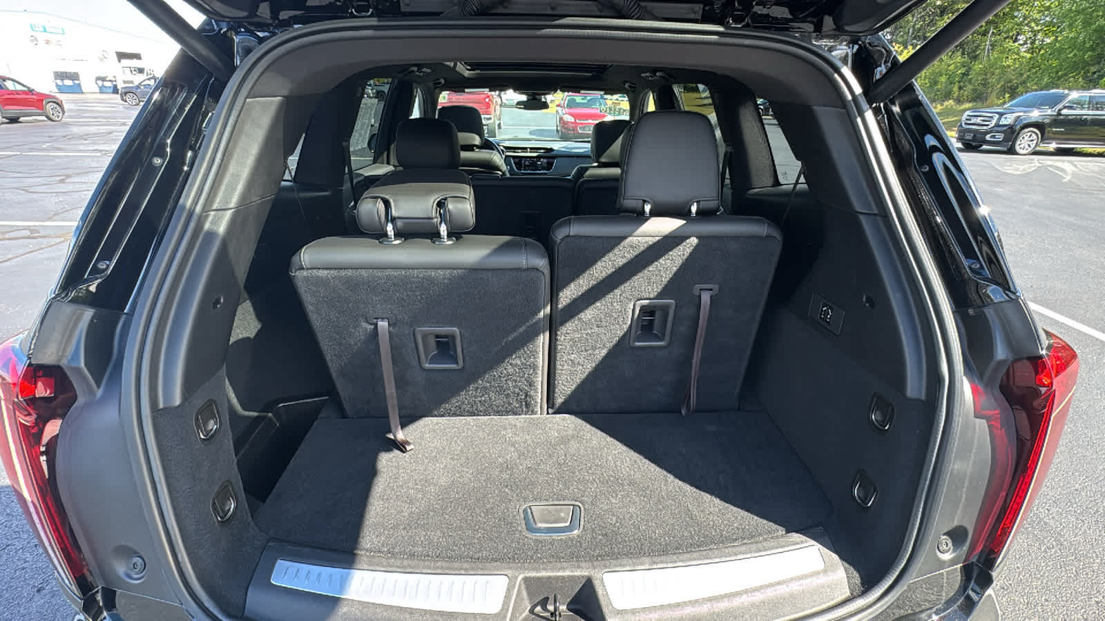 Used 2024 Cadillac XT6 Luxury w/ LPO, Floor Liner Package AWD/4WD image 36