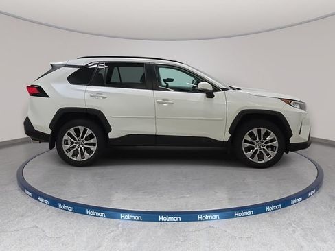 Certified 2021 Toyota RAV4 XLE Premium AWD/4WD image 4