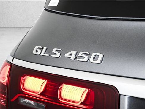 Certified 2025 Mercedes-Benz GLS 450 4MATIC image 6
