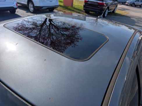 Used 2013 Dodge Avenger SXT w/ Sun/Sound Group image 11