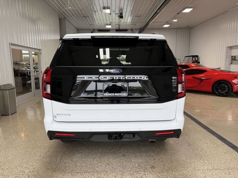 Used 2025 Ford Expedition Active AWD/4WD image 4