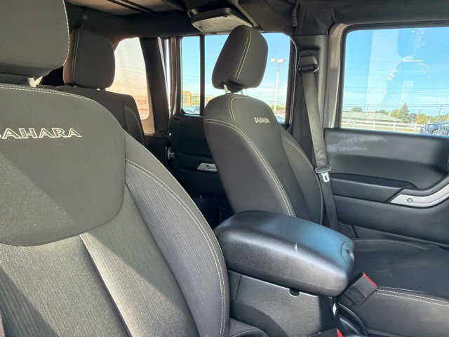 Used 2018 Jeep Wrangler Unlimited Sahara AWD/4WD image 17