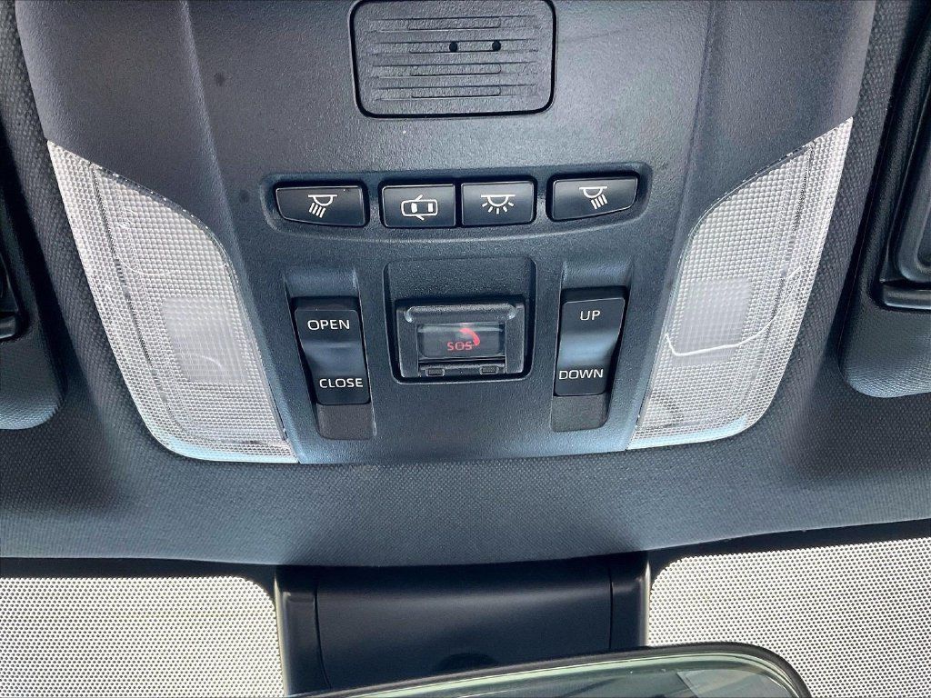 Used 2021 Toyota Corolla SE w/ Carpet Mat Package (TMS) FWD image 26