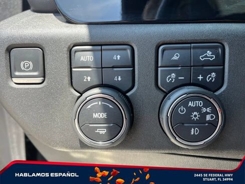 Used 2022 Chevrolet Silverado 1500 High Country w/ Z71 Off-Road Package AWD/4WD image 18