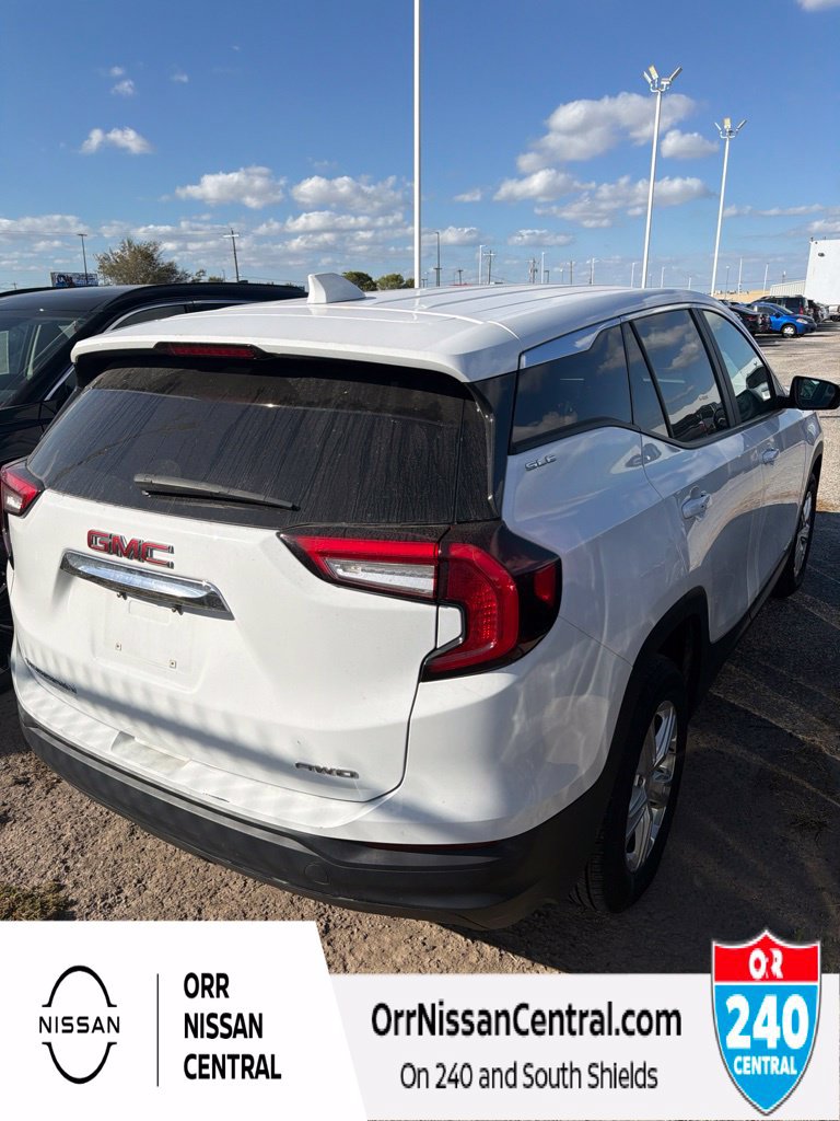 Used 2024 GMC Terrain SLE AWD/4WD image 4