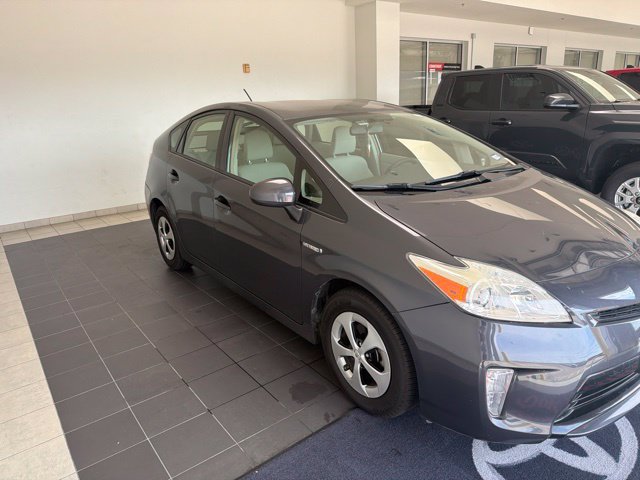Used 2014 Toyota Prius Two FWD image 2