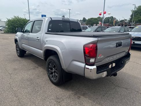 Used 2020 Toyota Tacoma SR5 AWD/4WD image 5