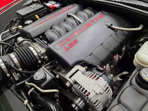 Used 2007 Chevrolet Corvette Coupe w/ Preferred Equipment Group RWD image 34
