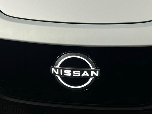 Used 2025 Nissan Leaf S image 12
