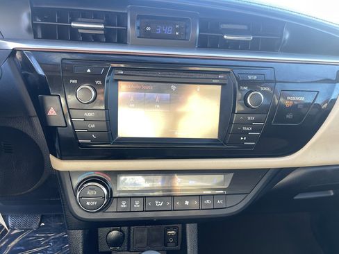 Used 2016 Toyota Corolla LE image 16